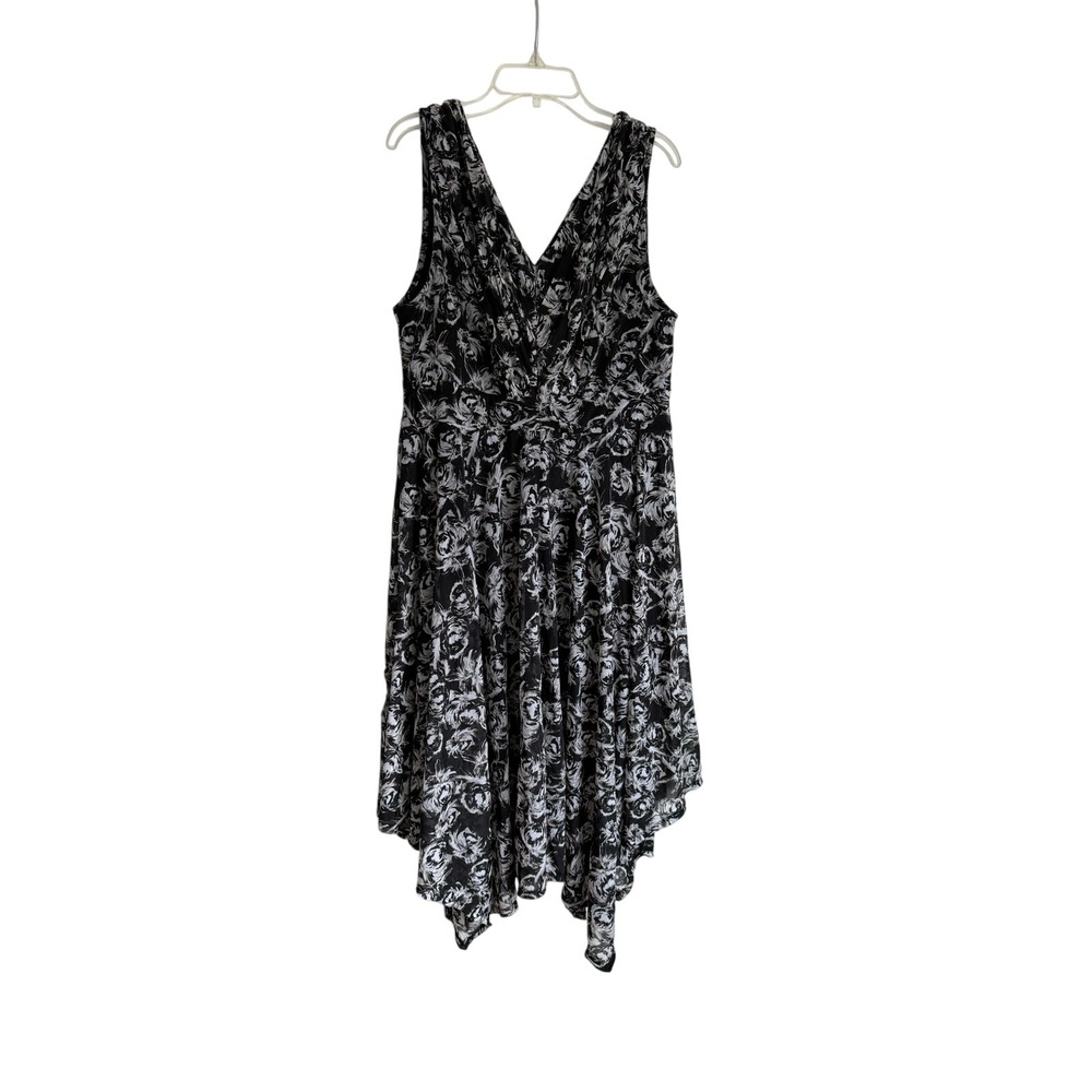 Simply Vera Vera Wang Womens Black White Floral‎ Rose Handkerchief Hem Dress L